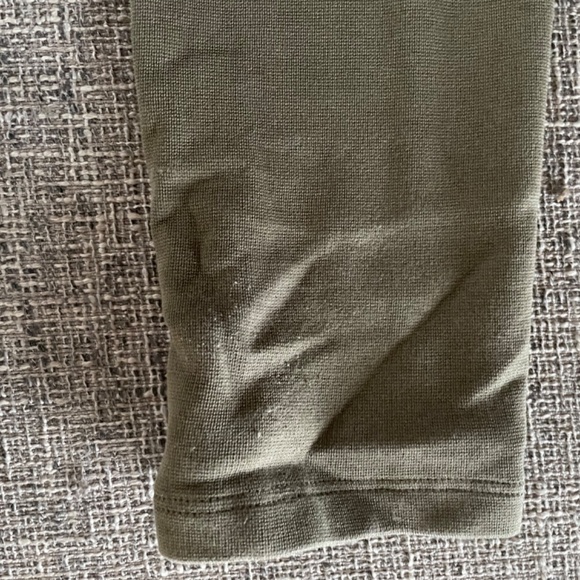 SALE 3️⃣ for $8! 🛍️ XS Olive Mid Rise Ponte Moto Leggings // Express - Picture 4 of 11